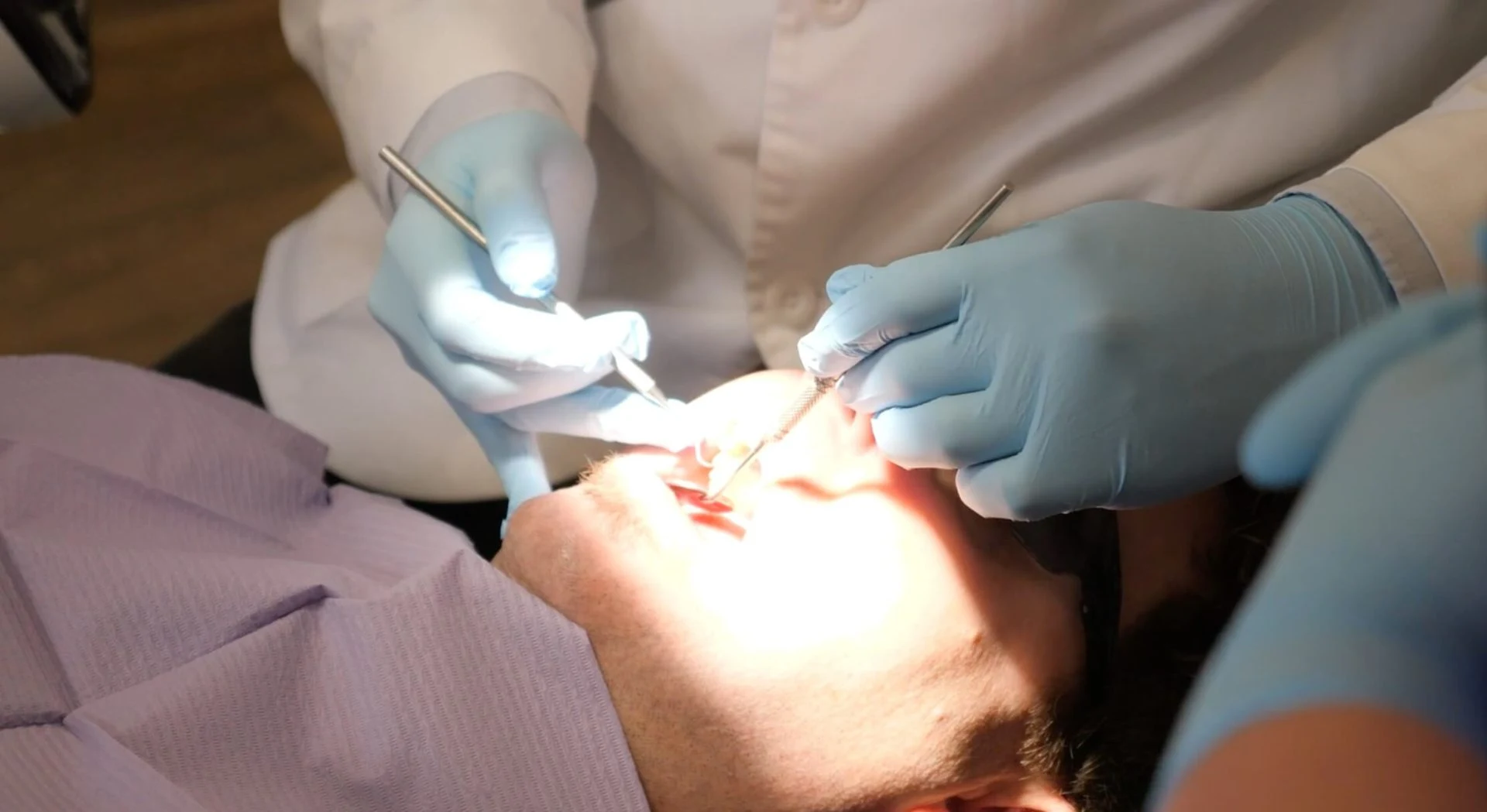 What Causes Tooth Discolouration? Discoloured Teeth Melbourne Dental House Group 1
